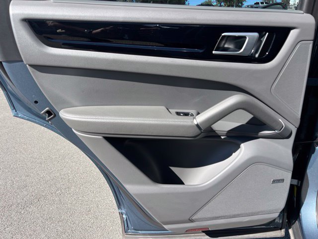 Used 2020 Porsche Cayenne AWD/4WD image 22