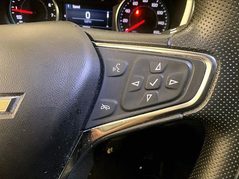 Used 2021 Chevrolet Equinox LT image 19