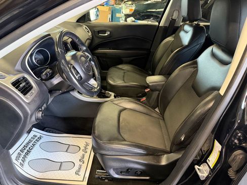 Used 2018 Jeep Compass Latitude w/ Popular Equipment Group AWD/4WD image 11