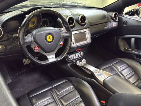 Used 2010 Ferrari California image 29