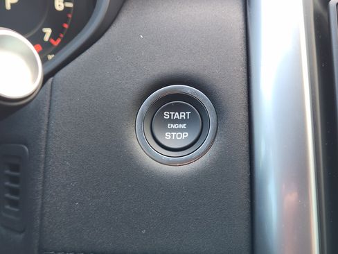 New 2025 Land Rover Discovery S image 20