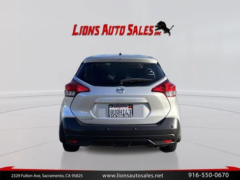Used 2020 Nissan Kicks S FWD image 6