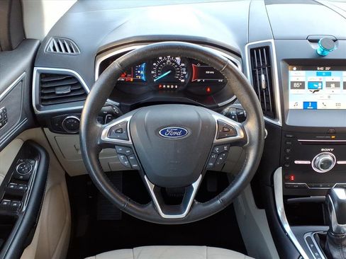 Used 2017 Ford Edge Titanium image 5