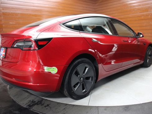 Used 2023 Tesla Model 3 Standard Range image 4