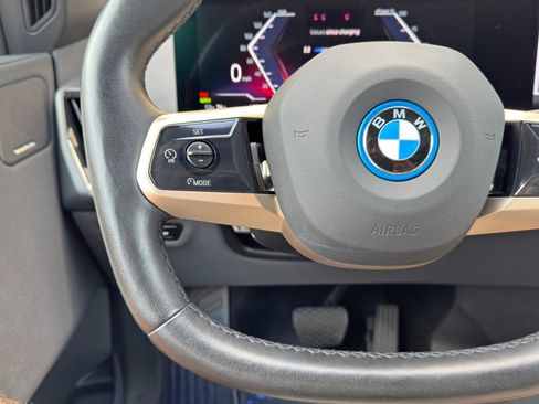 Used 2022 BMW iX xDrive50 w/ Sport Package AWD/4WD image 21
