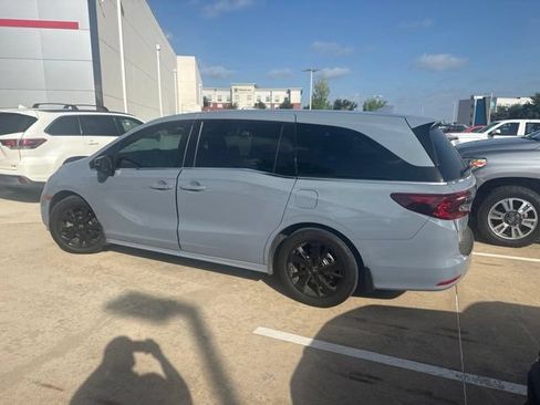Used 2024 Honda Odyssey Sport image 5