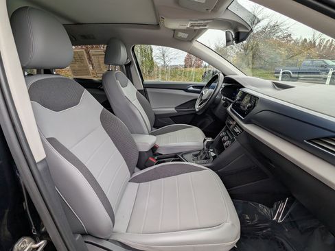 Used 2023 Volkswagen Taos SE image 12