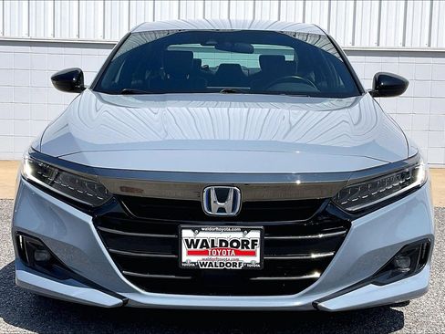 Used 2022 Honda Accord Sport image 3