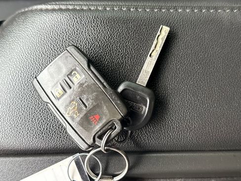 Used 2020 GMC Sierra 1500 4x4 Crew Cab w/ Sierra Value Package image 29