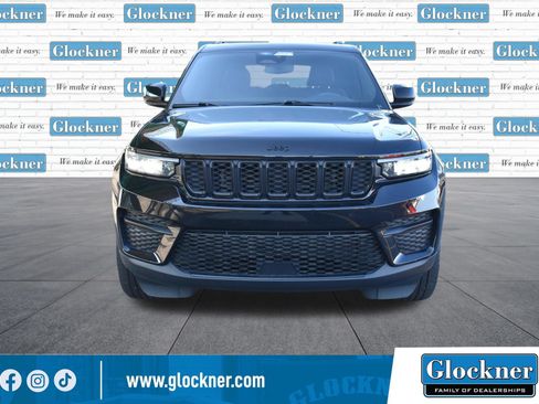 Used 2023 Jeep Grand Cherokee Altitude AWD/4WD image 2