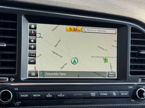 Used 2018 Hyundai Elantra Sport w/ Sport Premium Package 03 FWD image 29