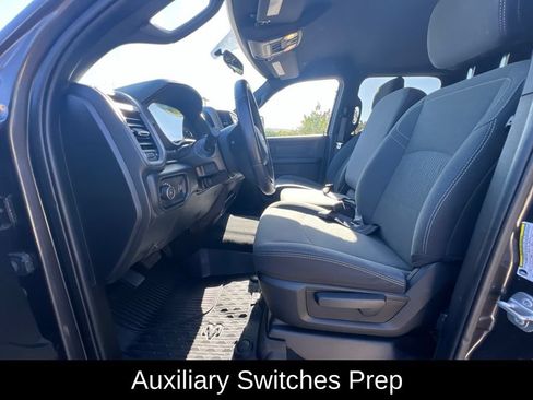 Used 2024 RAM 2500 Tradesman w/ Chrome Appearance Group AWD/4WD image 34