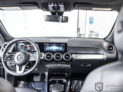 Used 2021 Mercedes-Benz GLB 250 4MATIC w/ Premium Package image 36