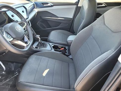 Used 2022 Volkswagen Taos SE w/ Panoramic Sunroof Package FWD image 16