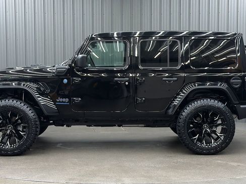 Used 2025 Jeep Wrangler Unlimited Sahara w/ Safety Group image 2