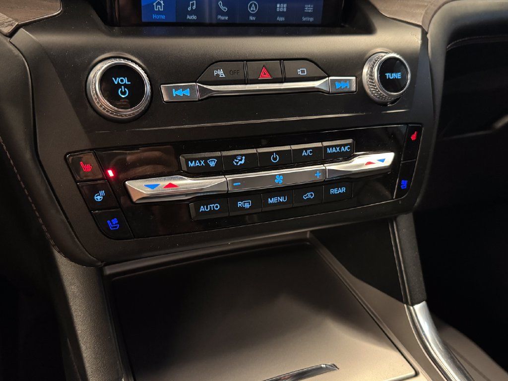 Used 2020 Ford Explorer Platinum w/ Premium Technology Package AWD/4WD image 15