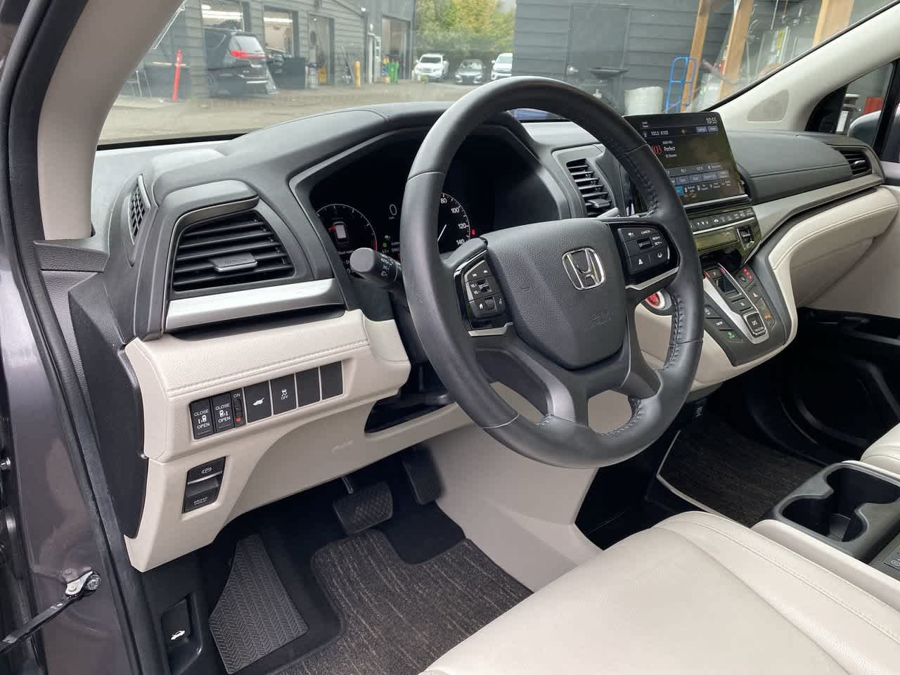 Used 2025 Honda Odyssey EX-L image 2