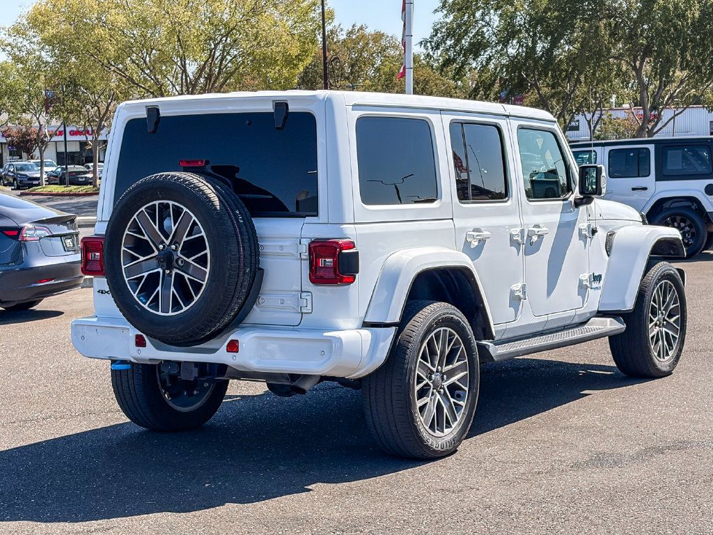 Used 2022 Jeep Wrangler Unlimited Sahara AWD/4WD image 4