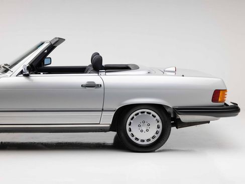 Used 1987 Mercedes-Benz 560 SL image 39