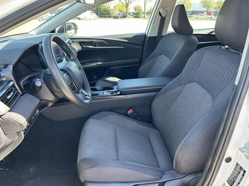 Used 2025 Toyota Camry LE image 24