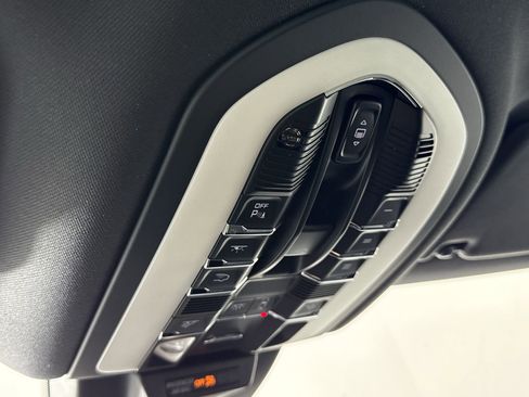 New 2025 Porsche Macan image 22