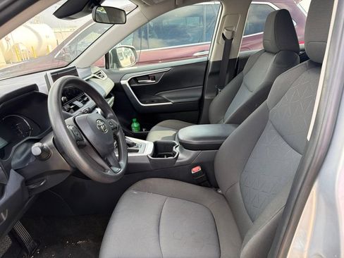 Used 2025 Toyota RAV4 XLE FWD image 2