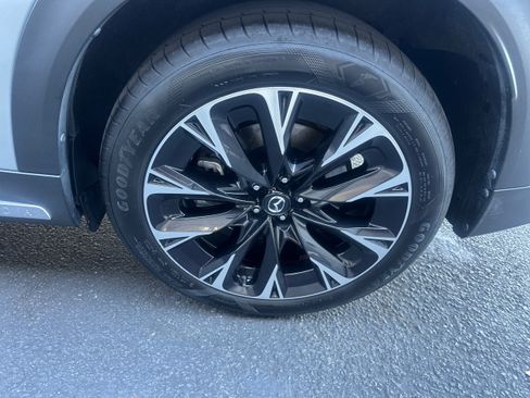 Used 2024 MAZDA CX-90 Plug-In Hybrid w/ Premium Pkg AWD/4WD image 28