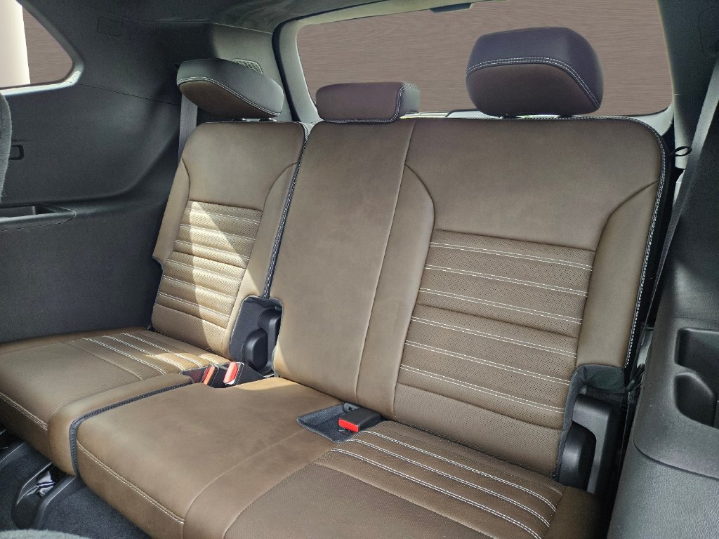 Used 2026 GMC Acadia Denali Ultimate w/ LPO, Floor Liner Package FWD image 17