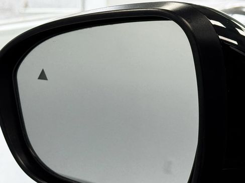 Used 2023 Mitsubishi Outlander SE image 13