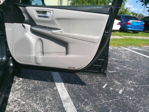 Used 2017 Toyota Camry SE FWD image 24