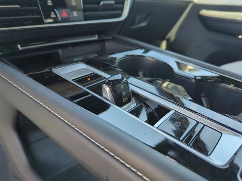 Used 2025 Volkswagen Atlas Cross Sport SEL Premium R-Line image 33