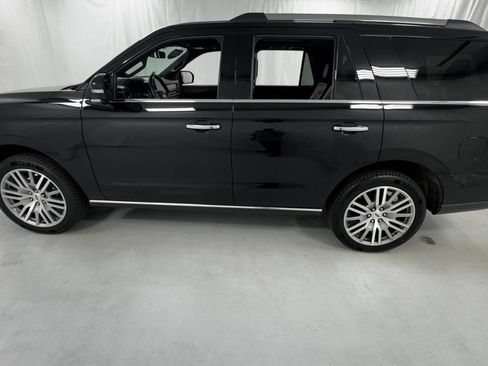 Used 2023 Ford Expedition Limited AWD/4WD image 6