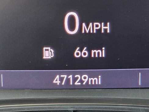 Used 2023 Chevrolet Traverse LT image 19