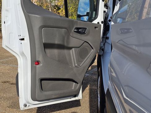 Used 2023 Ford Transit 350 XLT image 15