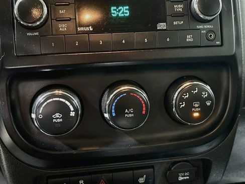 Used 2016 Jeep Patriot Sport FWD image 13