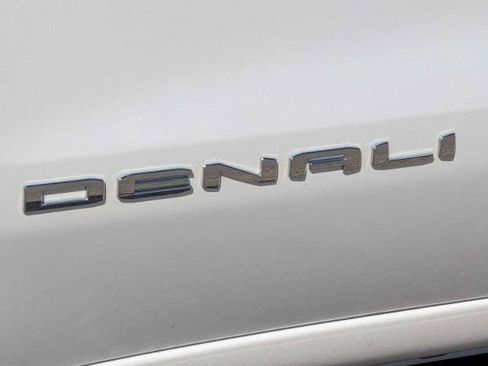 Used 2020 GMC Sierra 1500 Denali w/ Denali Ultimate Package AWD/4WD image 13