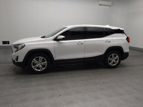 Used 2020 GMC Terrain SLE FWD image 2