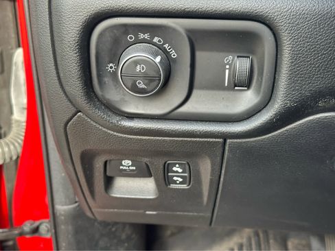 Used 2021 RAM 1500 Big Horn AWD/4WD image 18
