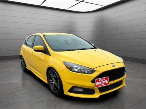 Used 2018 Ford Focus ST image 1
