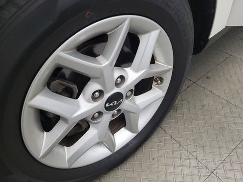 Used 2023 Kia Soul LX w/ LX Technology Package image 31