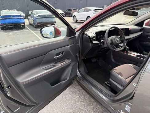New 2026 Nissan Kicks SR w/ Cold Weather Package AWD/4WD image 13