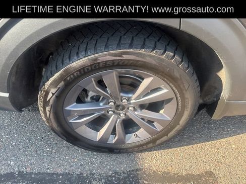 Used 2022 Ford Explorer XLT w/ XLT Sport Appearance Package AWD/4WD image 26