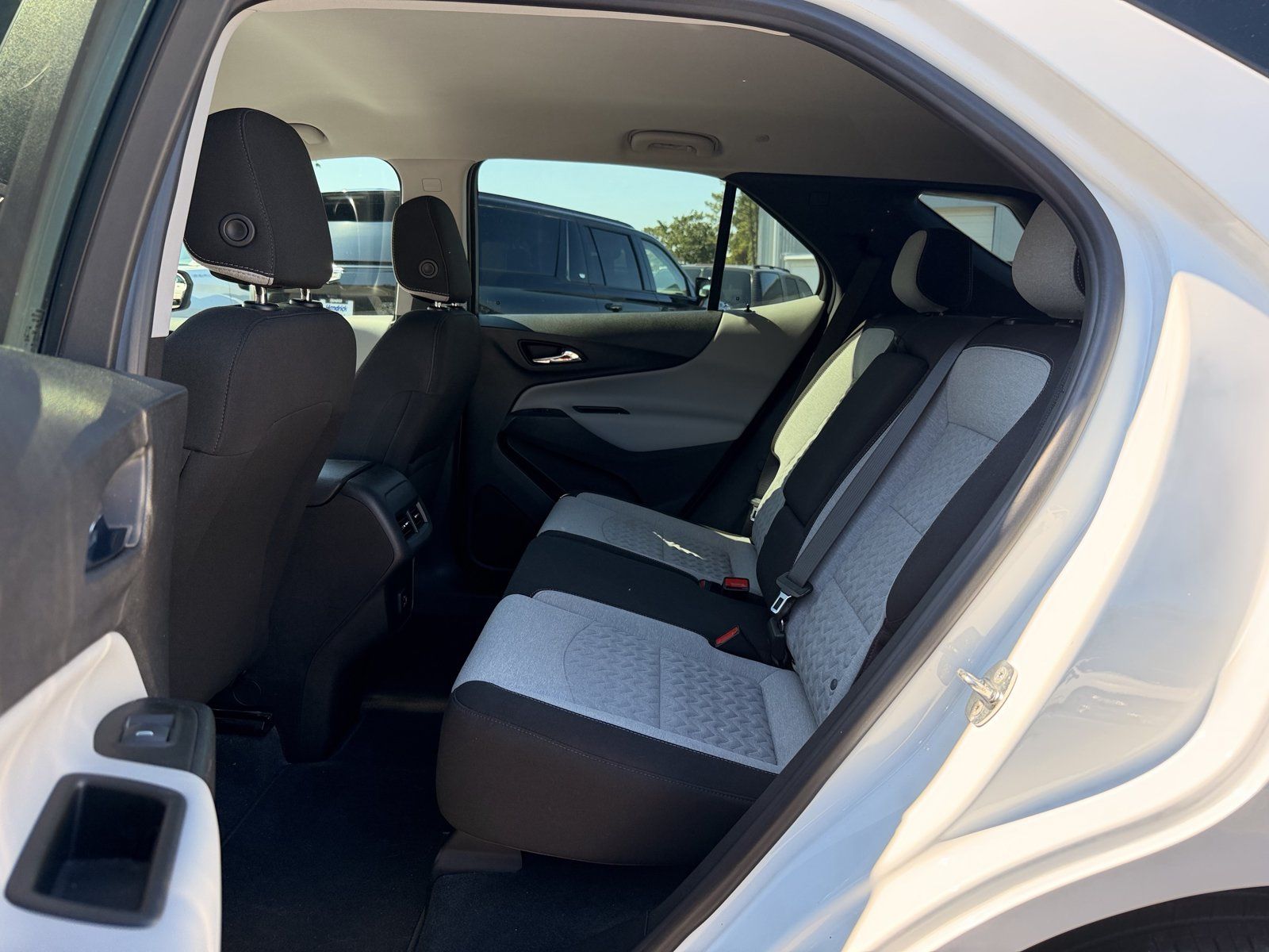 Used 2022 Chevrolet Equinox LS FWD image 28