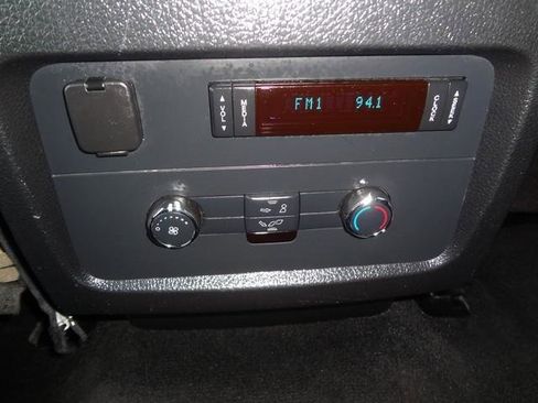 Used 2017 Ford Expedition EL XLT image 24