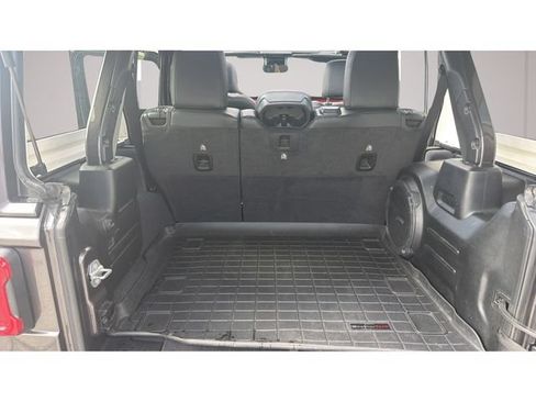 Used 2021 Jeep Wrangler Unlimited Rubicon AWD/4WD image 12
