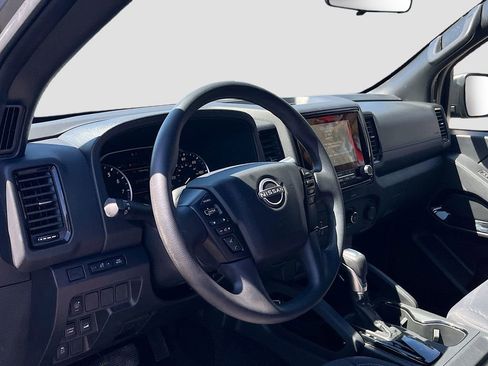 Used 2023 Nissan Frontier SV w/ Midnight Edition Package AWD/4WD image 9