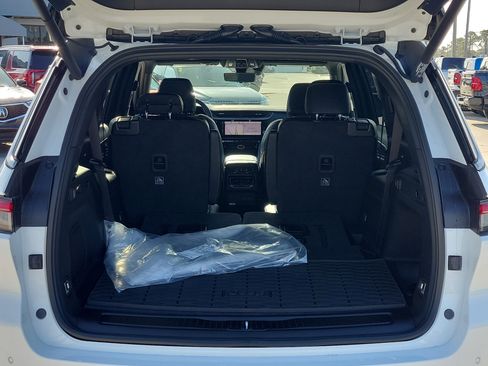 New 2026 Jeep Grand Cherokee L Limited image 10