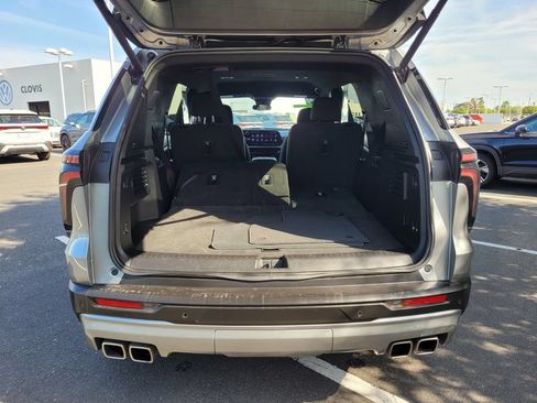 Used 2024 Chevrolet Traverse LT FWD image 27
