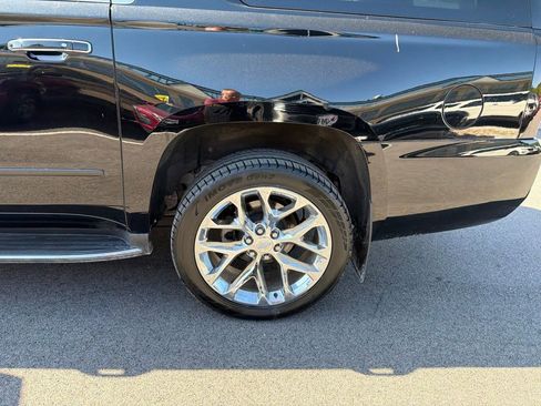 Used 2017 Chevrolet Suburban Premier AWD/4WD image 6