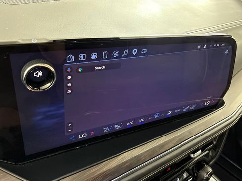 Certified 2025 Chevrolet Suburban Premier AWD/4WD image 42